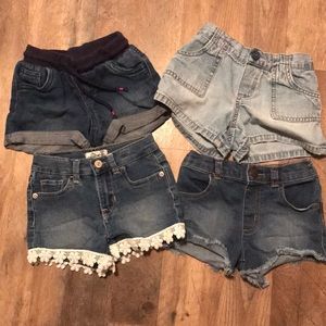 4 pairs of jean shorts